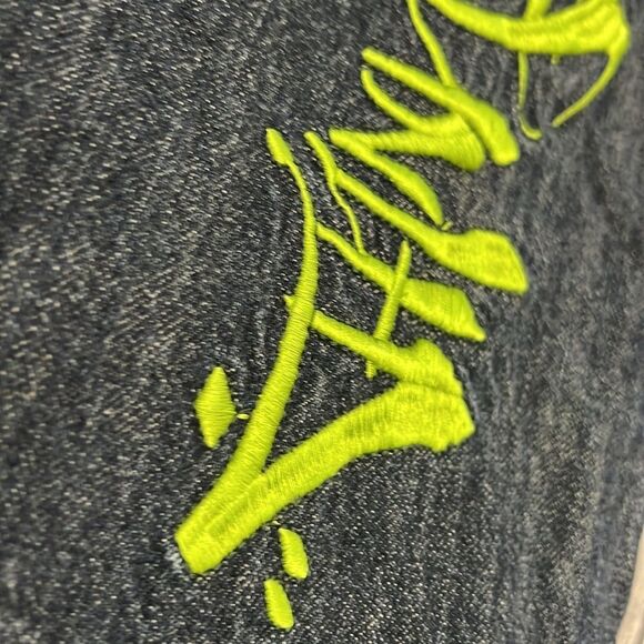 🔥🔥 Y2K ECKO UNLTD. Baggy Denim Embroidered Jean Shorts “JORTS” Sz 36 - PERFECT - Picture 3 of 8